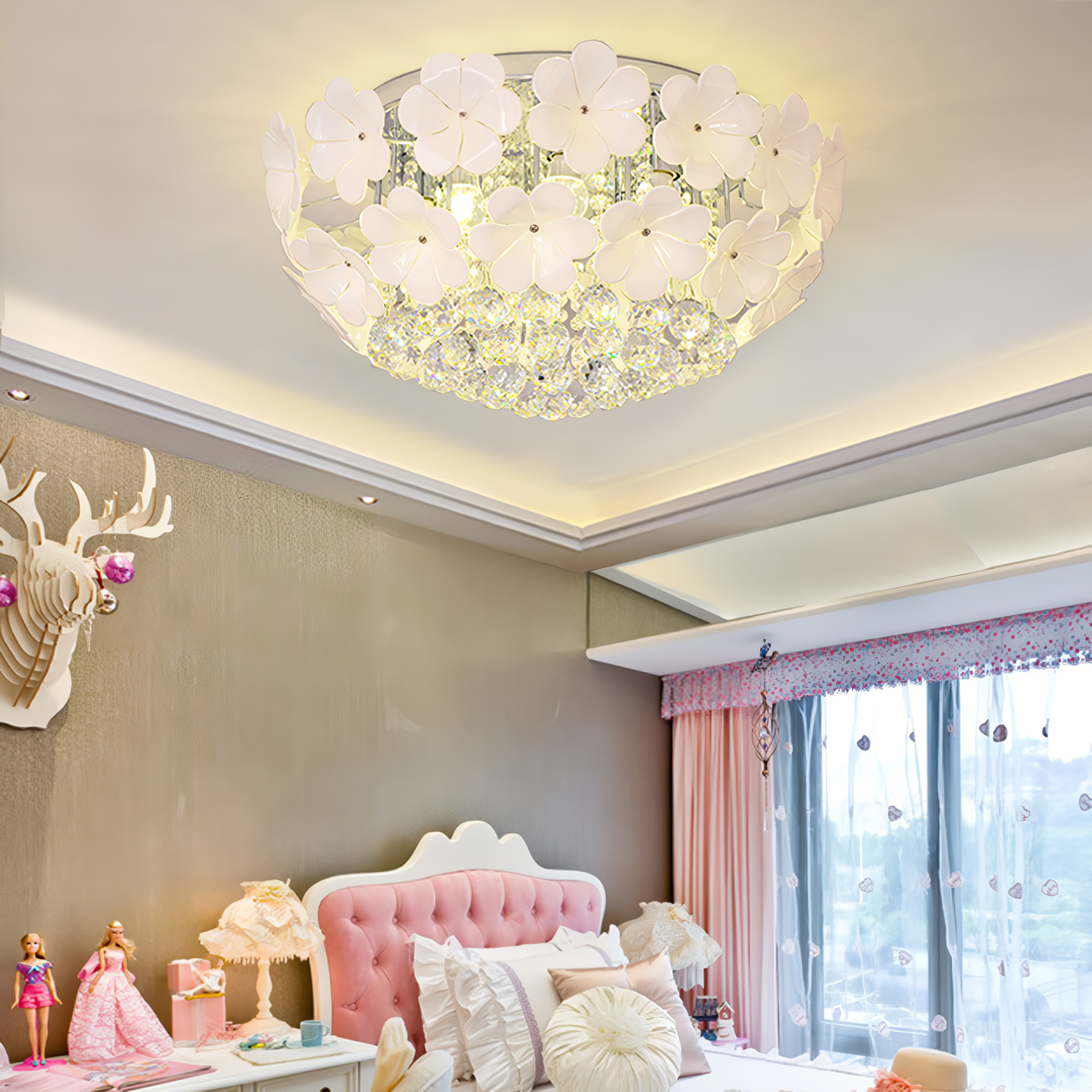 Runa Runi Chandelier