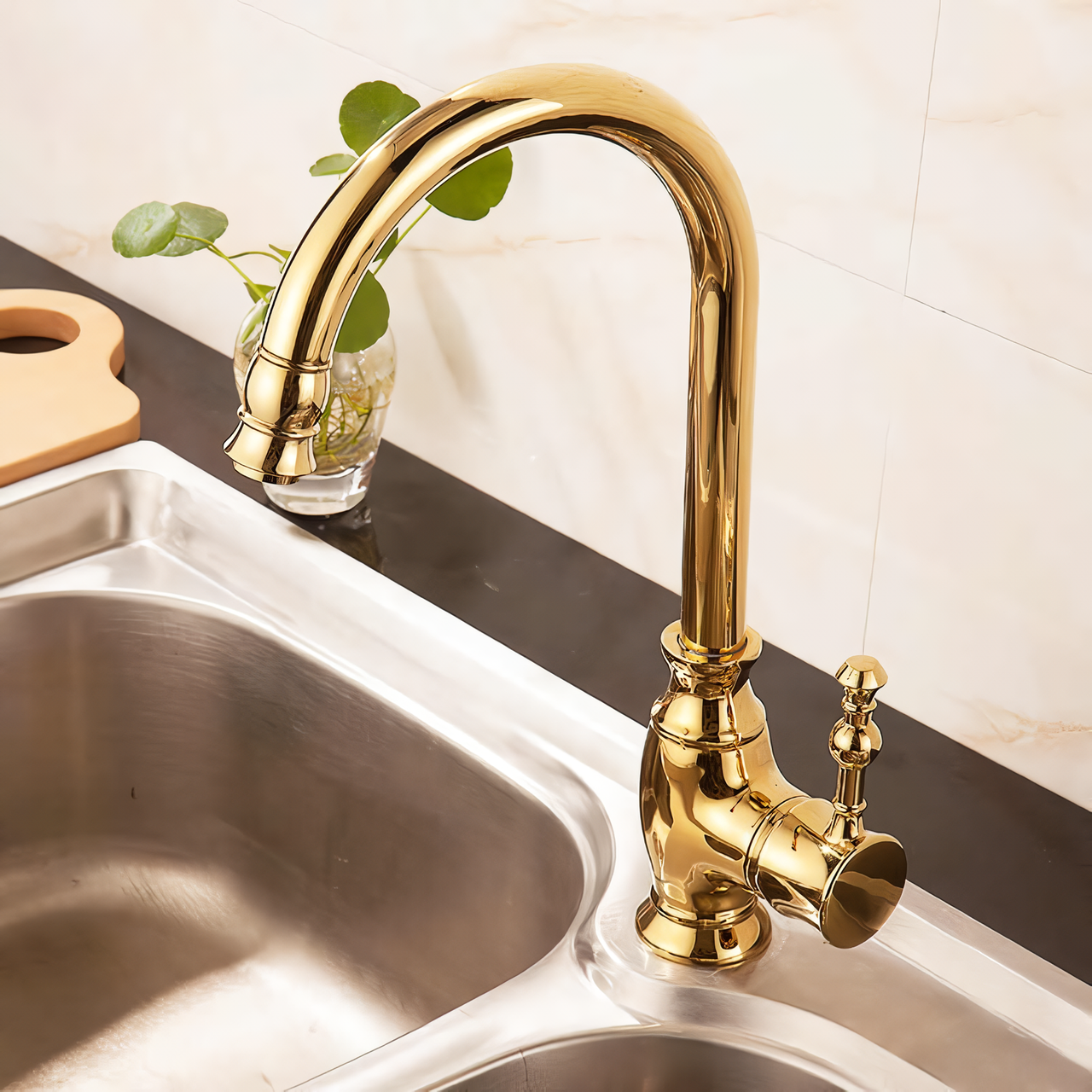 Zehra Gold Faucet